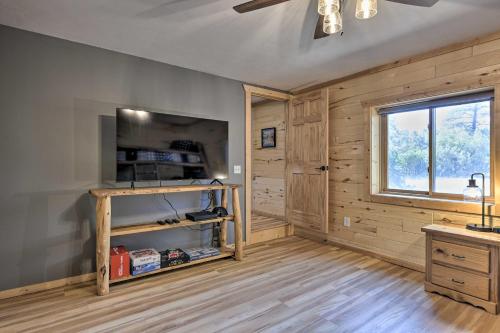 Luxe Cabin in Woods with Wraparound Deck and Fire Pit!