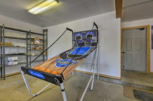 Luxe Cabin in Woods with Wraparound Deck and Fire Pit!