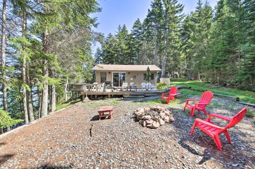 . Cozy Cottage on Cat Cove w/ Wraparound Deck!