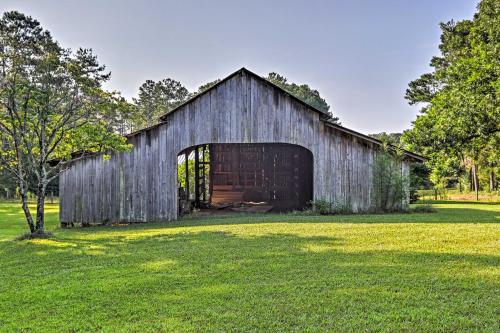 Newnan Retreat on 95 Acres Hike, Bike and More