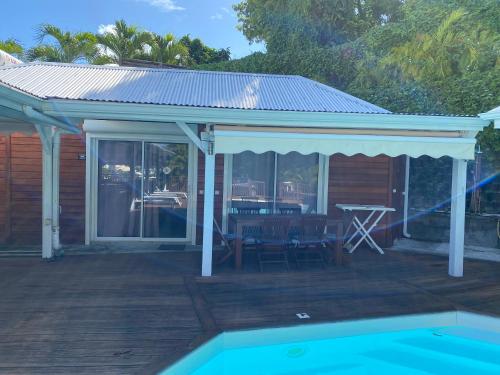 2 bedrooms, 3 beds