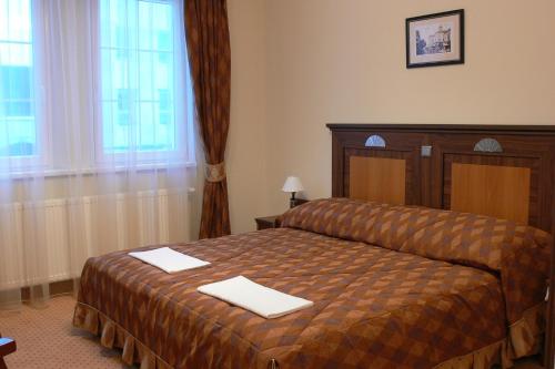 2 twin beds