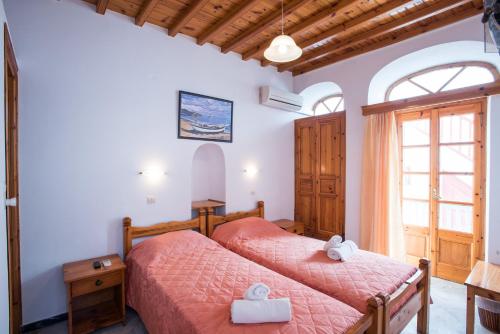 Double Room image 7