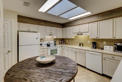 184 Beachwalk 1 BR Shipyard - main image