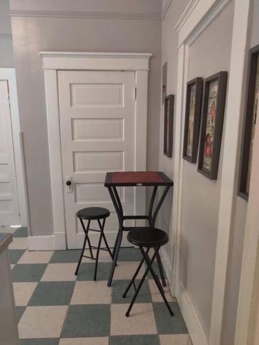 Sledge 1 Cozy Studio Mid Town