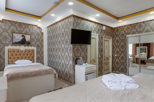 Hotel Elux - image 7