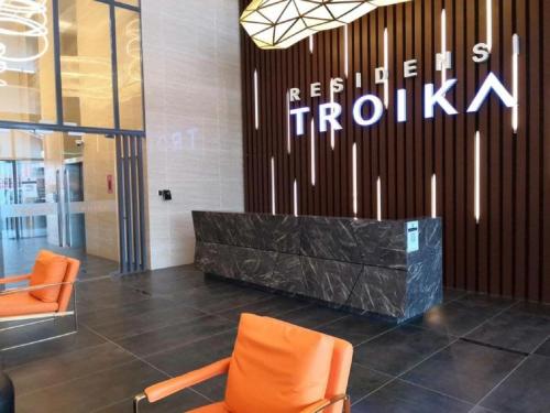 Zulanie Suite Troika Residence, SPACIOUS AND COZY WITH POOL, Free Wifi & Netflix in Golden Triangle of Kota Bharu