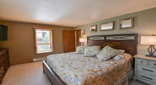 Gorgeous & Modern 3 Br Condo Plaza Condo - image 6
