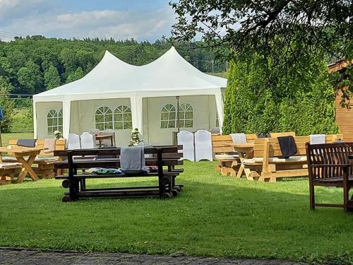 Étterem, Hotel & Pension Haus Dewenter in Lichtenau/Westfalen