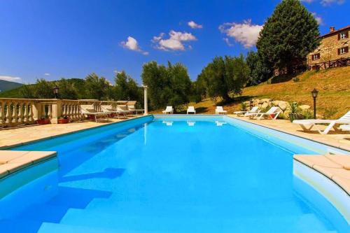Villa Resort in Tuscany - Accommodation - Caprese Michelangelo