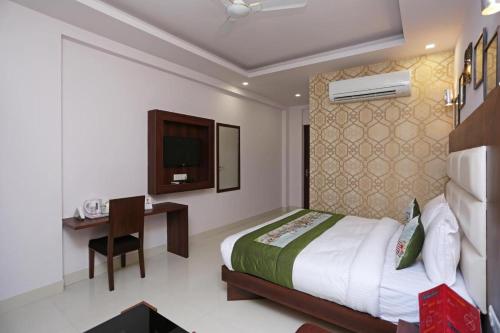 Room in Guest room - Hotel Arch -Stunning double room near Aerocity New Delhi