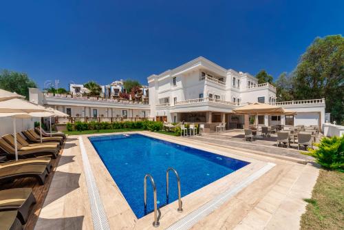 مسبح, laden hotel bodrum in تيبيك