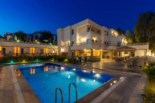laden hotel bodrum in تيبيك
