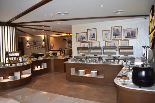 Eten en drinken, Faletti's Grand Hotel Multan in Multan