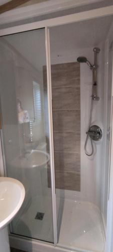 Bathroom, The Wright Holiday Home in Forfar