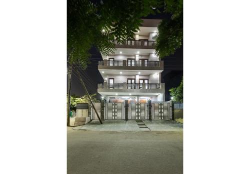 Studio Apartment image 1