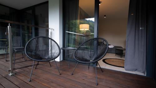 One-Bedroom Apartment image 2