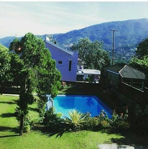 Villa Oak Tree Puncak