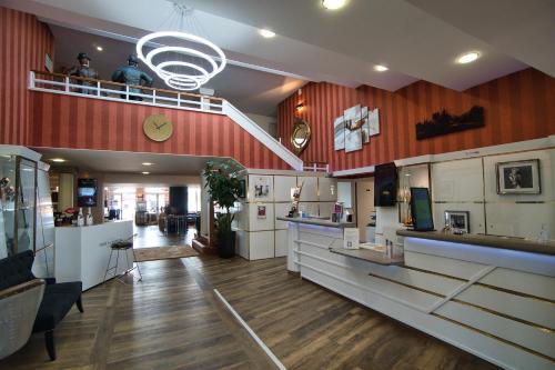 Vestíbulo, Hôtel du Golf de l'Ailette, The Originals Relais in Chamouille