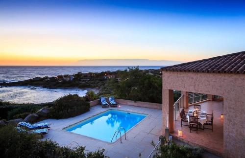 Villa de 4 chambres a Corbara avec magnifique vue sur la mer piscine privee terrasse amenagee gîte à louer Algajola