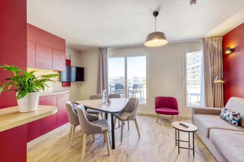 2 bedrooms, 3 beds
