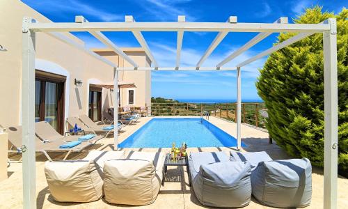  Cretan Sunny Villa Heated Pool in Kournás