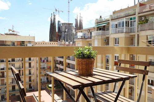 SAGRADA FAMILIA VIEWS Nos preocupa su seguridad, Barcelona (fotografie 6)