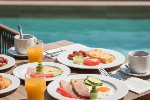 Mare Blue Suites in Krionerida