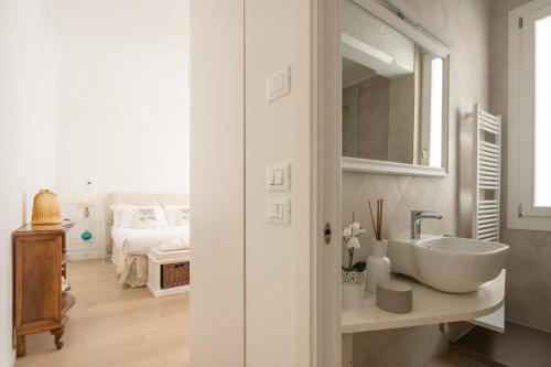 Venetian Palace Green Apartment R&R - image 2