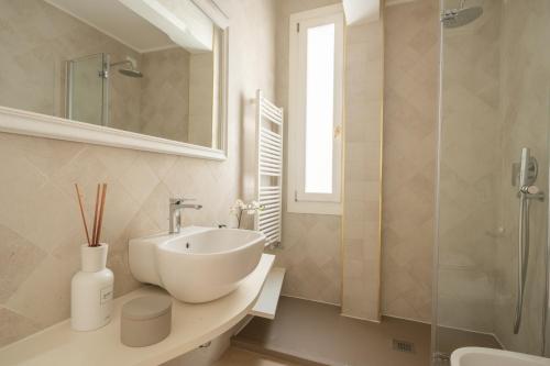 Venetian Palace Green Apartment R&R - image 12