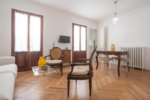 Venetian Palace Green Apartment R&R - image 14