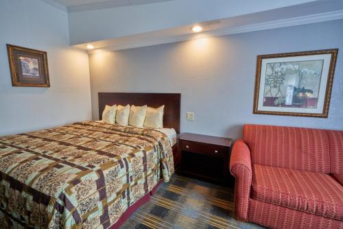 Riverview Inn & Suites