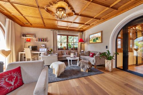 ล็อบบี้, Hotel Zugspitze in การ์มิสช์ ปาร์เทนเคียร์เชน ซิตี้ เซ็นเตอร์