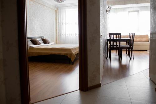 Просторная однокомнатная квартира RentHouse на Лермонтова - image 8