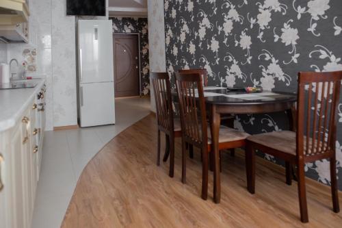 Просторная однокомнатная квартира RentHouse на Лермонтова - image 9