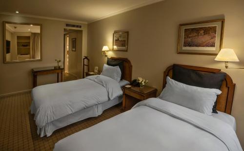 320461930 Windsor Hotel