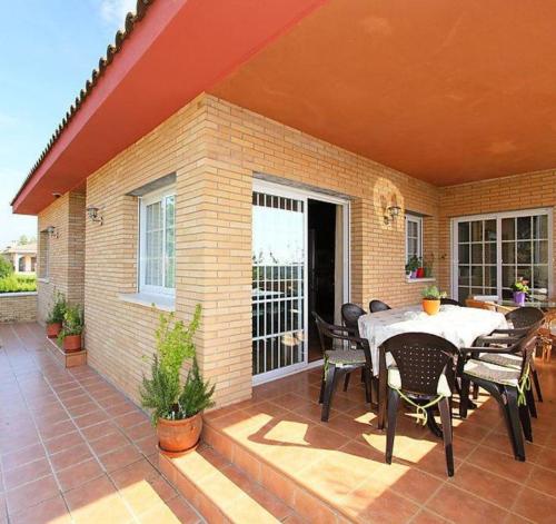  4 bedrooms villa with private pool terrace and wifi at Girona in 17001 Girona