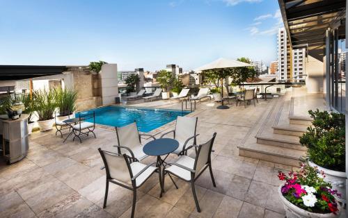 320476018 Windsor Hotel