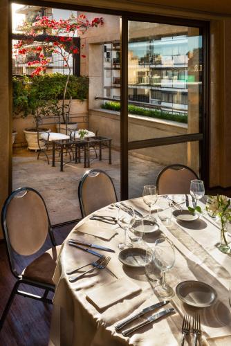 320476204 Windsor Hotel
