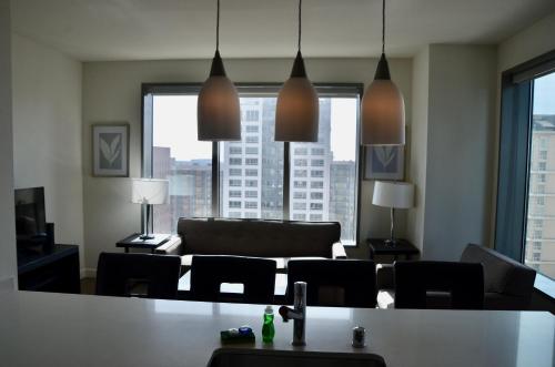 DTLA Music Center Stays - image 10