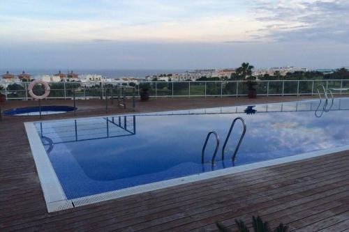 Bonito apartamento en primera linea de campo de golf y vistas al mar