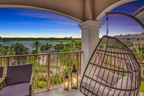 Top floor condo with view of lake, pool and fireworks! Next to Convention Center! photo 2