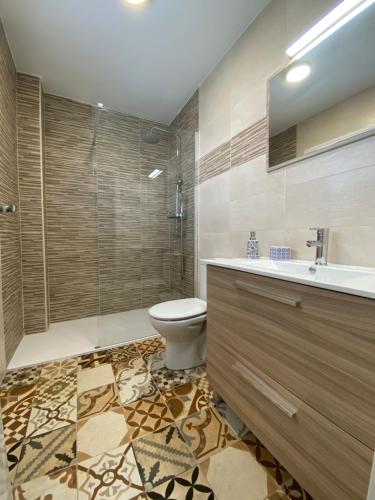 Modern 1 Bedroom Seaside Apartment with Pool