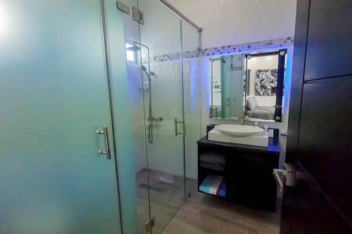 Luxury Party Villa in a Private Area