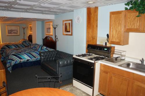 463 Beacon Street Guest House Image 10