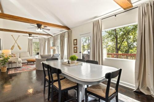 Blueberry Hill Lake House - Cozy Cottage with Beaver Lake in Back Yard!