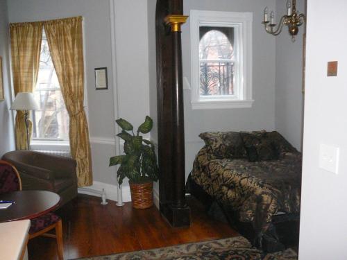 463 Beacon Street Guest House Image 41