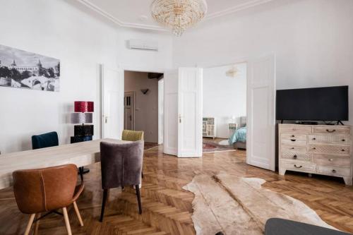 Oktober 6/8 Apartment - image 4