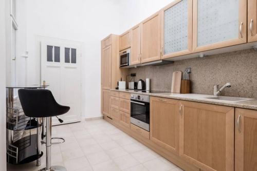 Oktober 6/8 Apartment - image 2