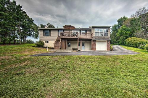 Family-Friendly Coatesville House with Fire Pit